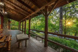 Image of Rustic Hideaway!! Close to Branson Landing!