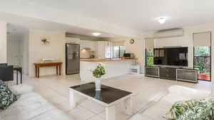 Image of Stylish Noosaville Duplex close to river