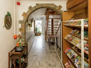 Image of Famililale Ideal Home for Family Gatherings