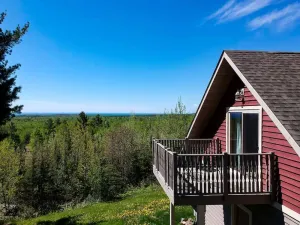 Image of Gokotta Cottage: Cozy forest retreat with Lake Superior views
