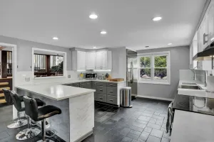 Image of Modern House - Walking Distance to Downtown and Stadium