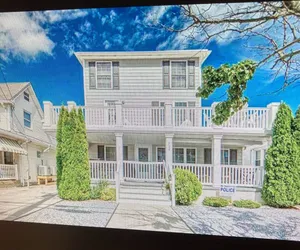 Image of Cozy Vacation Rental  close to beach.