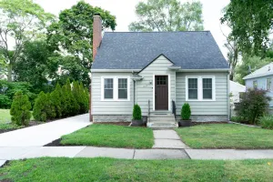 Image of Muskegon Michigan Cozy Cottage 5 Min to Downtown 10 Min to beach