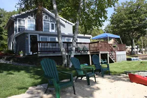 Image of Relaxing lake front, big deck, sandy beach