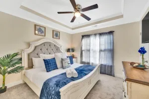 Image of Cozy 2B Townhouse King Bed Free Parking TV in BRs