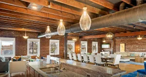 Image of KING Penthouse Sleep8 4Bed 3BR 2BA Swepson Loft