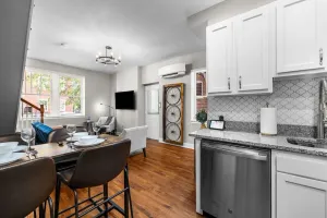 Image of Soulard Gem Dual Master 2BR w\/ own EnSuites & Deck