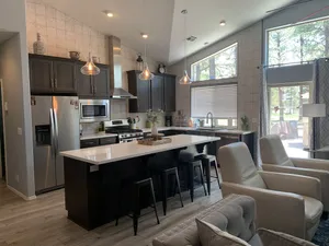 Image of Rustic Luxury Meets Adventure: 4BR Mountain Retreat Near Grand Canyon & Golf