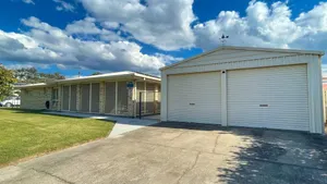 Image of Sandy Paws - Burrum Heads- Walk to Beach -3BR- Aircon-Pool table