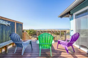 Image of Classic Wood-Lined Oceanfront Cottage with Easy Beach Access in Waldport!