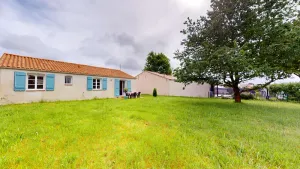 Image of La Violette Champetre