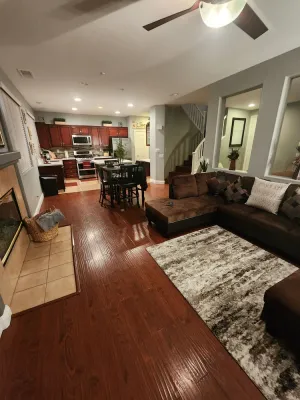 Image of Beautiful 3BR w\/loft or 4BR, Home away from home