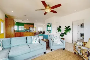 Image of WINTER TEXANS: WATER VIEWS! Cheerful, Bright & Serene welcome FEEL GOOD SPACE