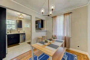 Image of Updated Columbian Cottage