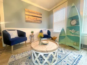 Image of 4BR New England Style Home