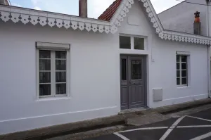 Image of Ideally located, less than 100 m from the beach, shops and market.