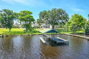 Image of Pet friendly water front home in Palatka South Historic District with private dock that sleeps 8