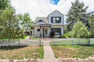 Image of Beautiful Victorian 4 Bedroom downtown Castle Rock