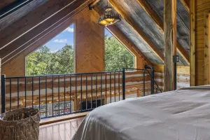 Image of Secluded cabin getaway on 40 wooded acres! - 45 mins from South Tulsa