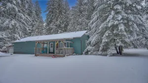 Image of Twin Cedars Getaway - Meredith Lodging