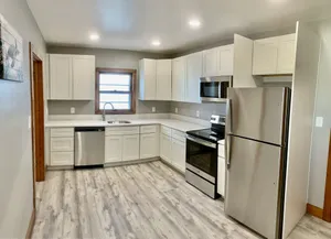 Image of QUAINT 2BR LAKE COTTAGE 1 MINUTE WALK TO JET EXPRESS AND RESTAURANTS