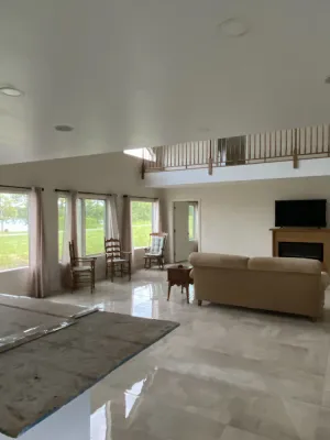 Image of Glamorous private lake property