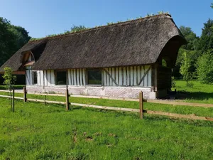 Image of Fully renovated thatched cottage between Honfleur and the golf course