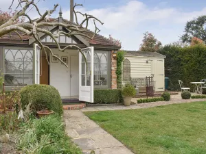 Image of 1 bedroom accommodation in Fittleworth, near Chichester