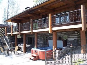 Image of Custom Log Lake House on Wynne Lake  with Pontoon Boat. Summer 1 week Sat to Sat