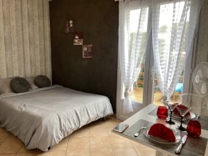Image of Independent studio in villa with swimming pool. Private Jacuzzi, 40 minutes from the beach