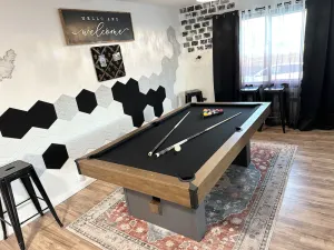 Image of Downtown oasis.. Abundance of Entertainment & Amenities • Hot Tub • King Bed•