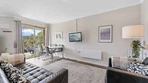 Image of Tronton 2 - Lovely 2BR Apartment l Close to the Lake l Renovated Bathroom
