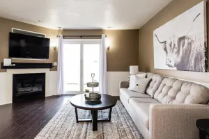 Image of Clean & Cozy - close to everything!