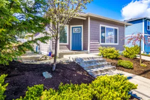 Image of Cute cottage, peek-a-boo view close to everything Anacortes has to offer.
