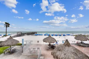 Image of Sand Dollar 107 Gorgeous Beachfront Views, Spacious, Pool, BBQ, Private Pier