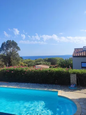 Image of 5 min walk from beaches: modern villa ideally located. Piscine vue mer(Gigaro)