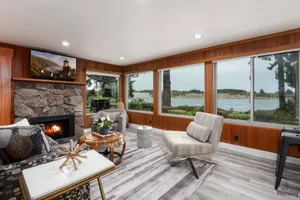 Image of *New Listing* Beautiful Riverfront Cottage, Newly Remodeled with Amazing Views, BBQ, Close to Town.