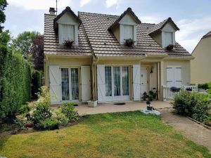 Image of FOR RENT PRIVATE ROOM WITH BALCONY AND JERDIN