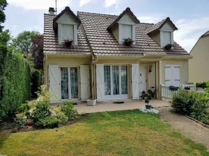 Image of FOR RENT PRIVATE ROOM WITH BALCONY AND JERDIN