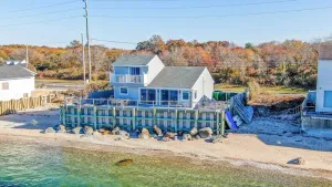 Image of Water front beach house w\/ private beach with 3 bedrooms\/2 bathrooms\/Large Deck