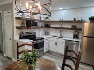 Image of Chic, newly renovated townhome