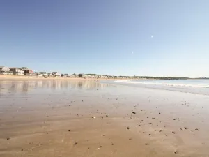 Image of Long Beach Suites: 3 Mins Toes To Sand!