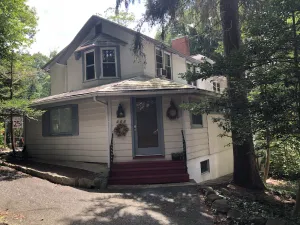 Image of Centrally located Mt Gretna cottage with 3 bedrooms and 2 full baths