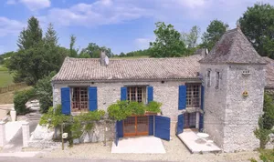 Image of 16th Century hunting lodge with modern pool