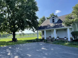 Image of Cozy 1 bedroom cottage on picturesque horse farm