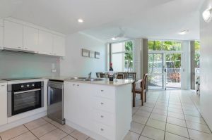 Image of Comfortable and Spacious Townhouse with King Bedroom