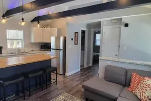 Image of Pine Tree Corner 2 bedroom 2 bath near airport & downtown, Newly remodled and close to downtown Des