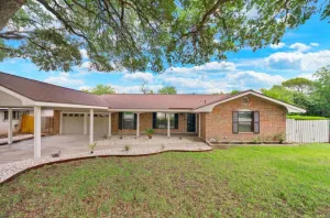 Image of Newly remodeled spacious home in great location