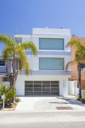 Image of 3302O - 713488  Modern Marvel: 4  BR, 3  BA House in Oxnard, Sleeps 8