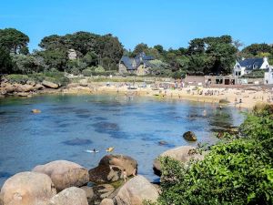 Image of Appartement mansardé avec terrasse à 100m de la Plage St-Guirec, Ploumanac'h - FR-1-368-161